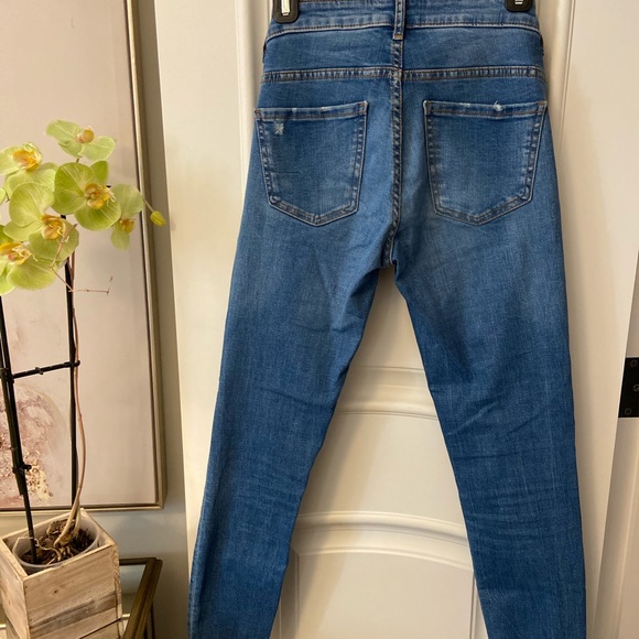 ZARA Woman Low Rise Distressed Jeans - Picture 3 of 6